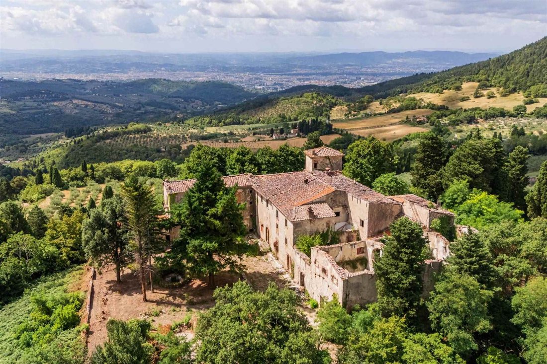 Estate in Monte Morello-Cercina, Municipality of Sesto Fiorentino, Tuscany 1 - 18971267