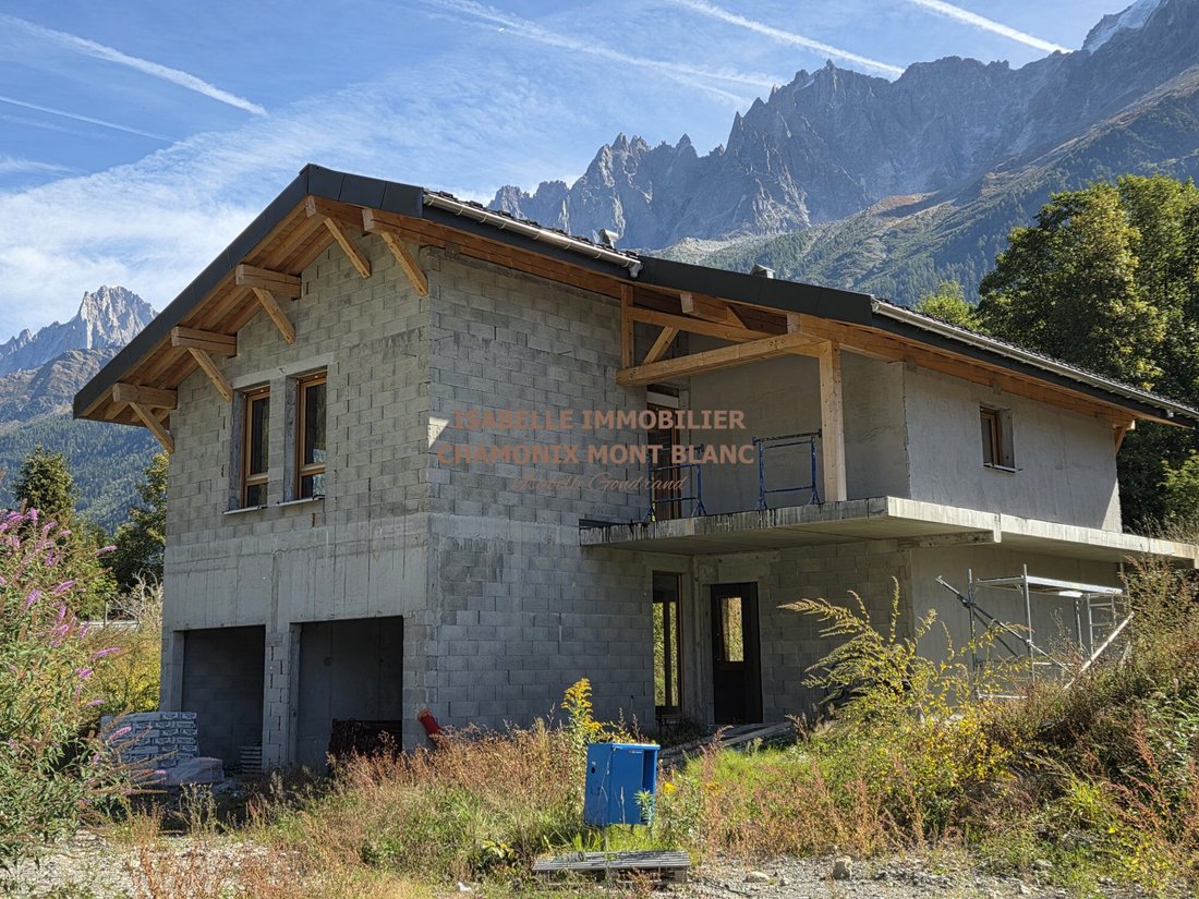 Chalet in Chamonix-Mont-Blanc, Auvergne-Rhône-Alpes, France 1 - 18978708