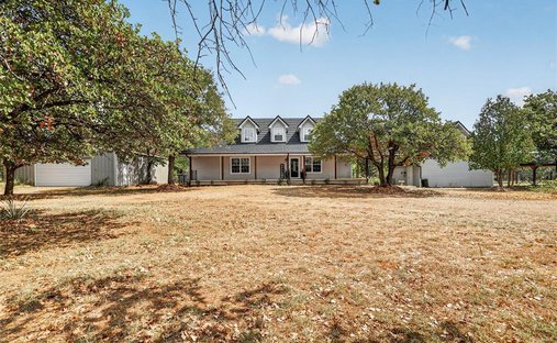 House in Crowley, Texas, United States 1