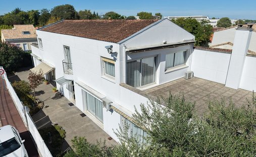 House in Jean Moulin, Le Bouscat, France 1