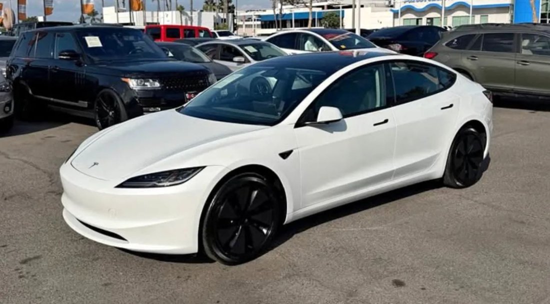 Sedan in Costa Mesa, CA, United States 2 - 18972054