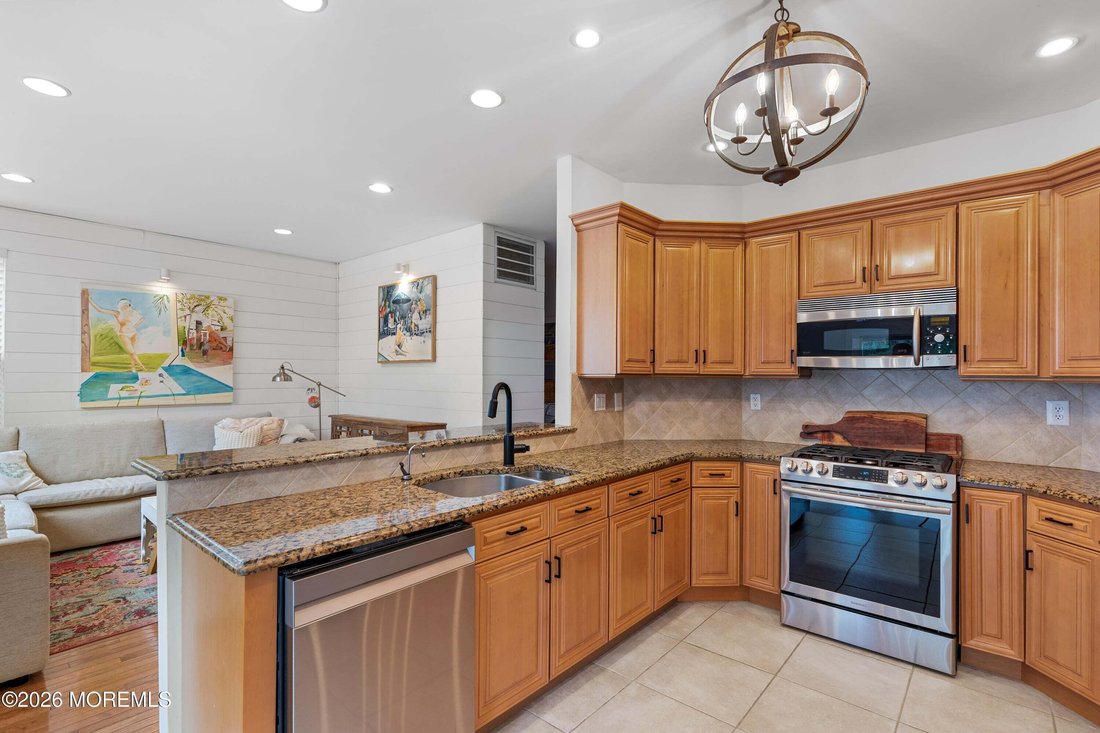 House in Colts Neck, New Jersey, United States 5 - 18976085