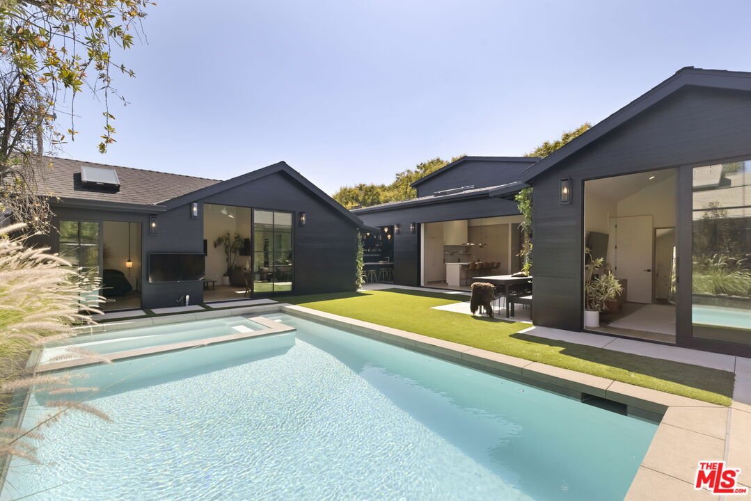 House in Los Angeles, California, United States 1 - 18975045
