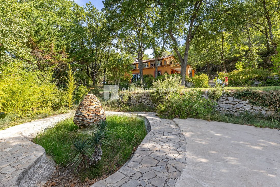 Villa in Le Puy-Sainte-Réparade, Provence-Alpes-Côte d'Azur, France 1 - 18965951