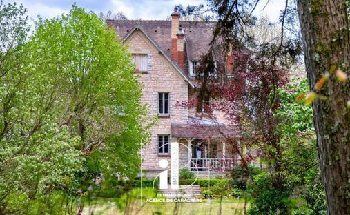 House in Fontainebleau, Ile-de-France, France 1