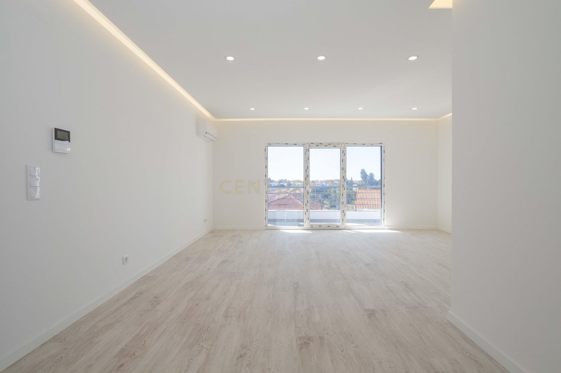Apartment in Seixal, Arrentela e Aldeia de Paio Pires, Setubal, Portugal 3 - 18979328