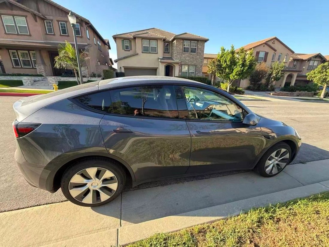 Suv in Costa Mesa, CA, United States 4 - 18971842