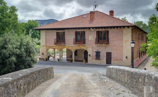 House in Lagunilla del Jubera, La Rioja, Spain 1