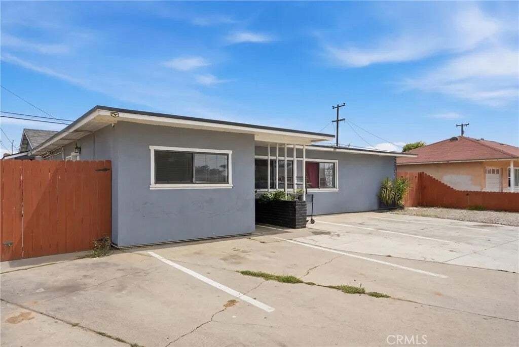 Santa Maria, California, United States 3 - 18977691