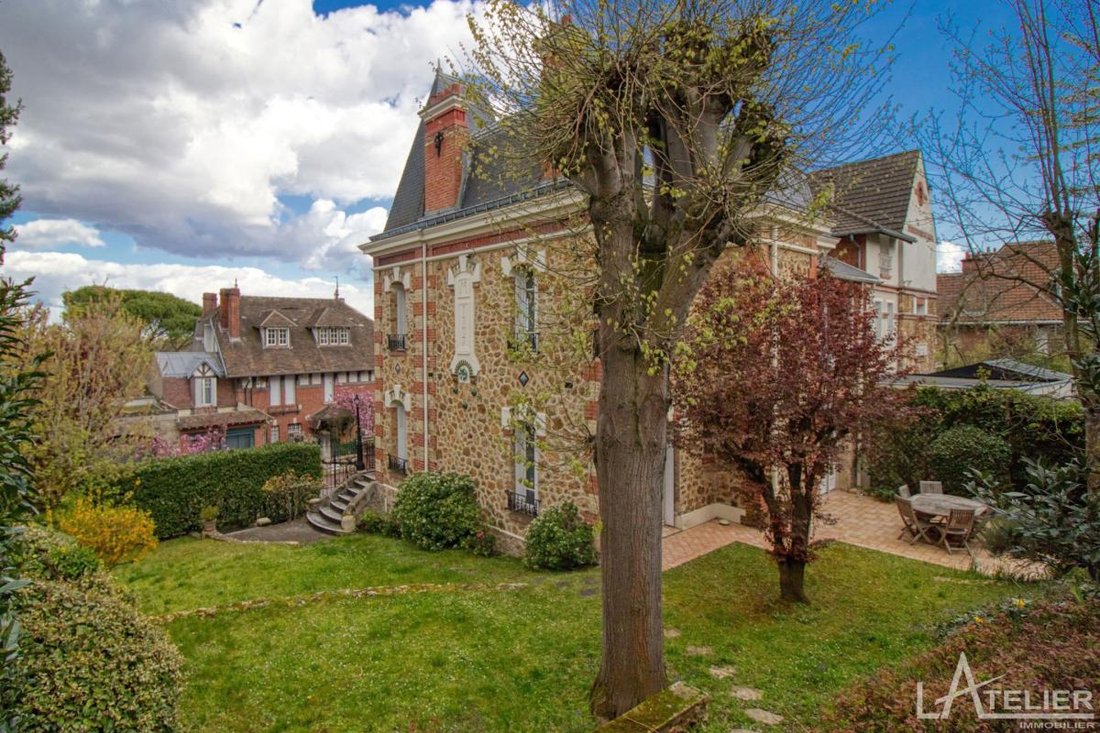 House in Saint-Cloud, Ile-de-France, France 1 - 18966181