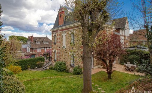 House in Saint-Cloud, Ile-de-France, France 1