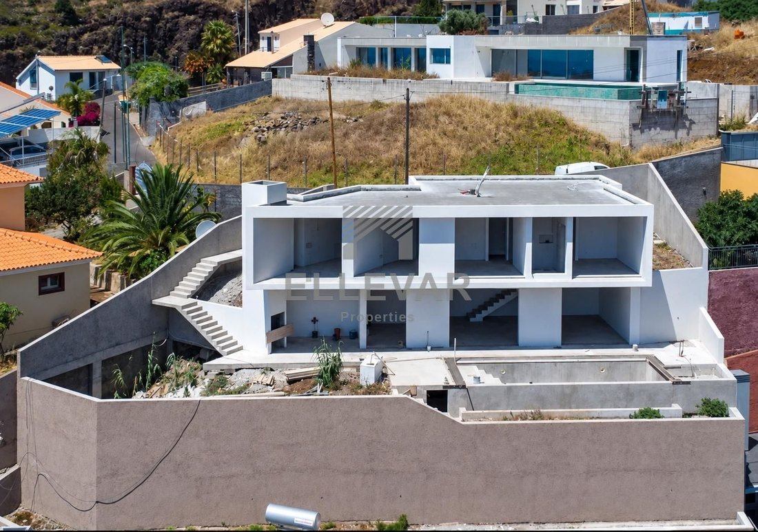 Villa in Estreito da Calheta, Madeira, Portugal 2 - 18971163