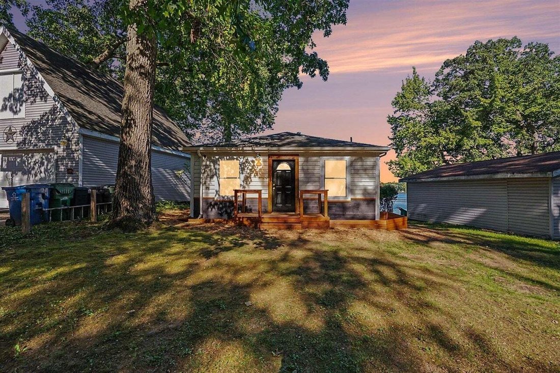 House in Dowagiac, Michigan, United States 4 - 18970156