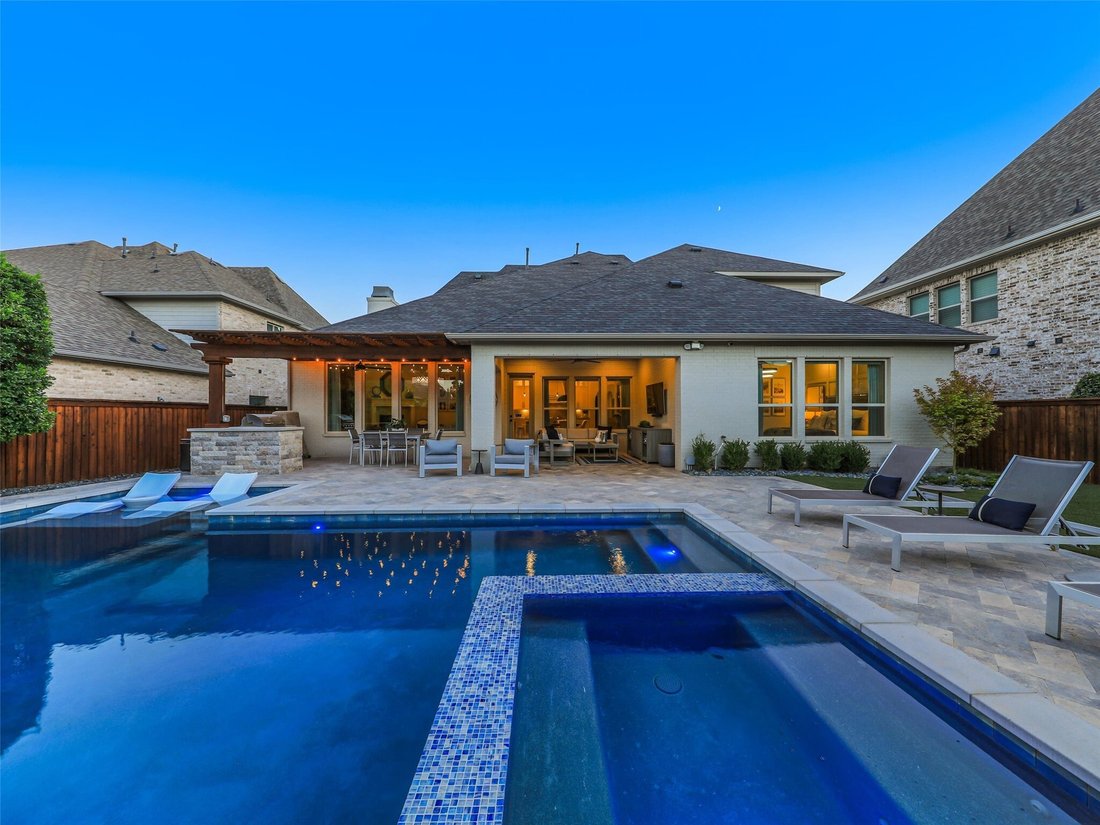House in Frisco, Texas, United States 4 - 18969846