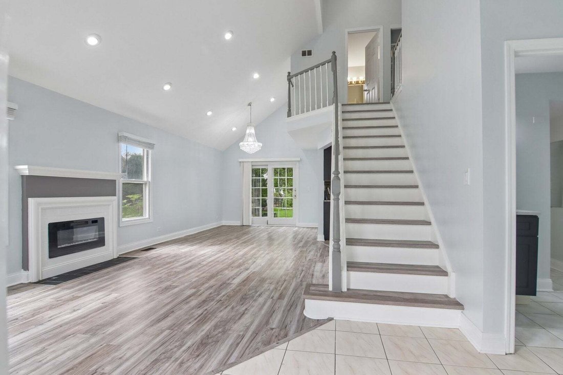 House in Elk Grove Village, Illinois, United States 2 - 18970205