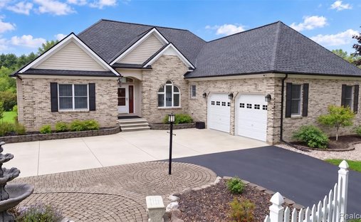 House in Lapeer, Michigan, United States 1