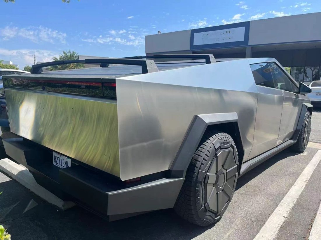 Pickup in Costa Mesa, CA, United States 2 - 18971836