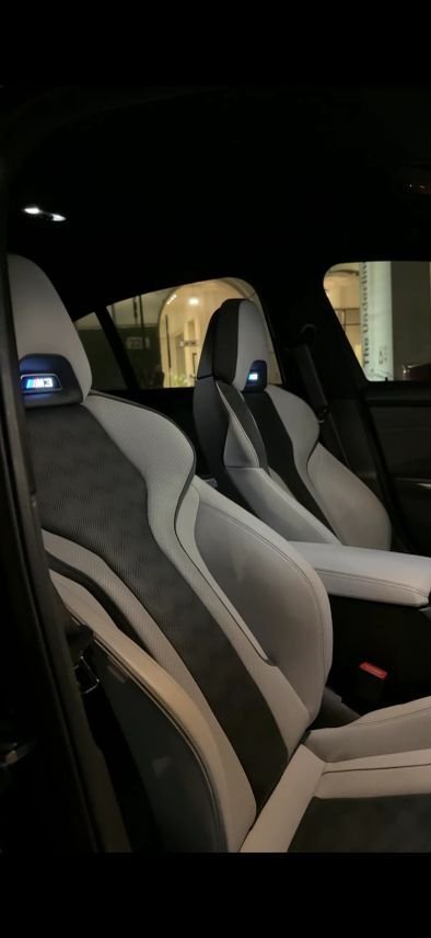 Sedan in Miami, FL, United States 4 - 18972312