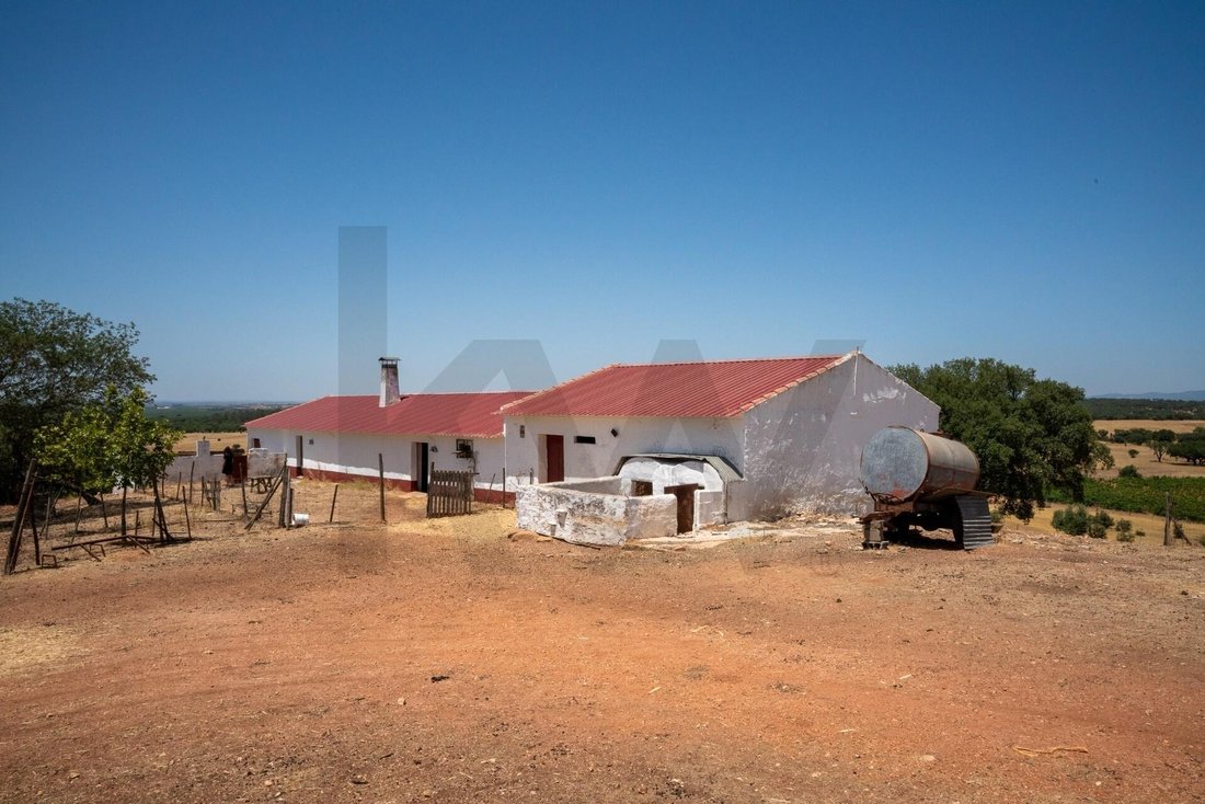 Farm Ranch in Redondo, Évora District, Portugal 1 - 18973792