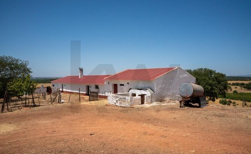Farm Ranch in Redondo, Évora District, Portugal 1