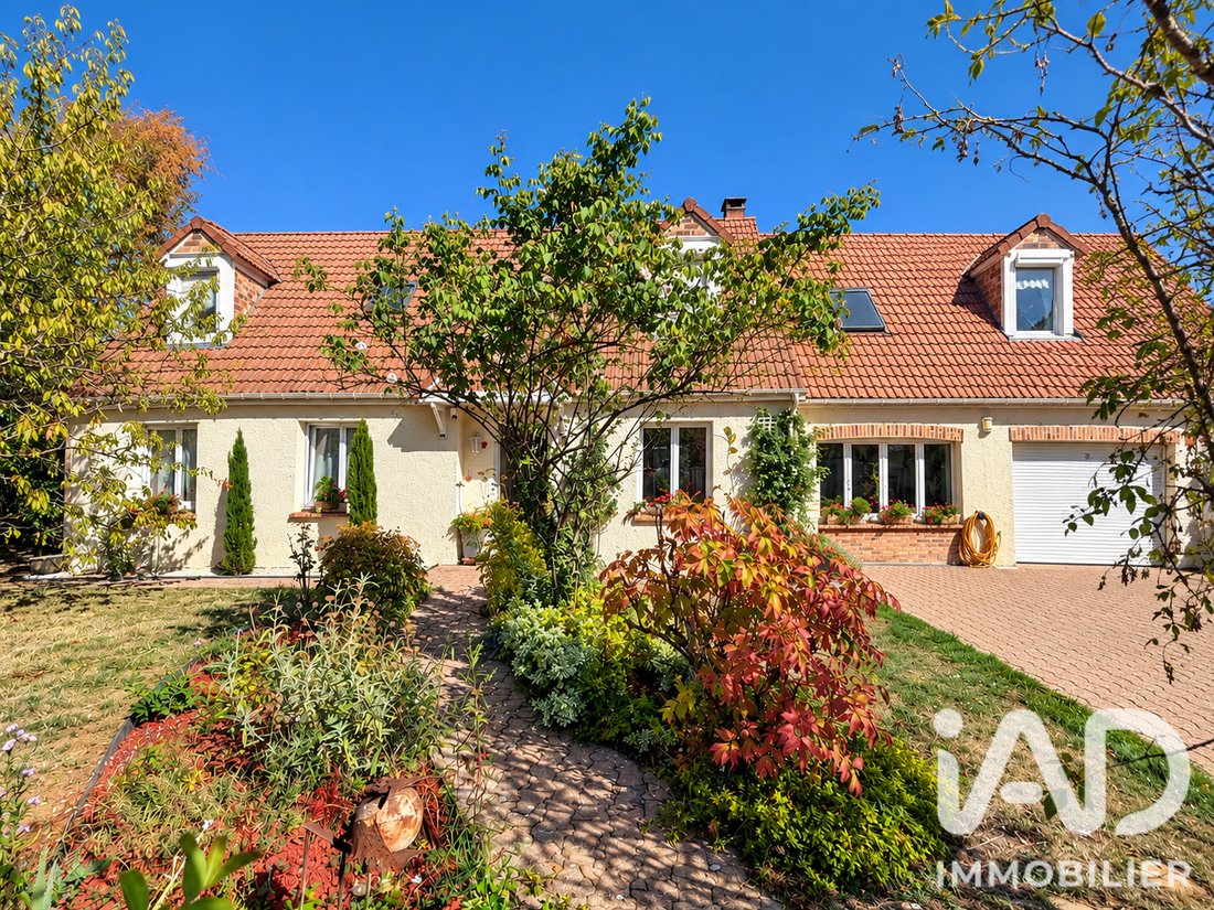 House in Santeny, Ile-de-France, France 1 - 18979947
