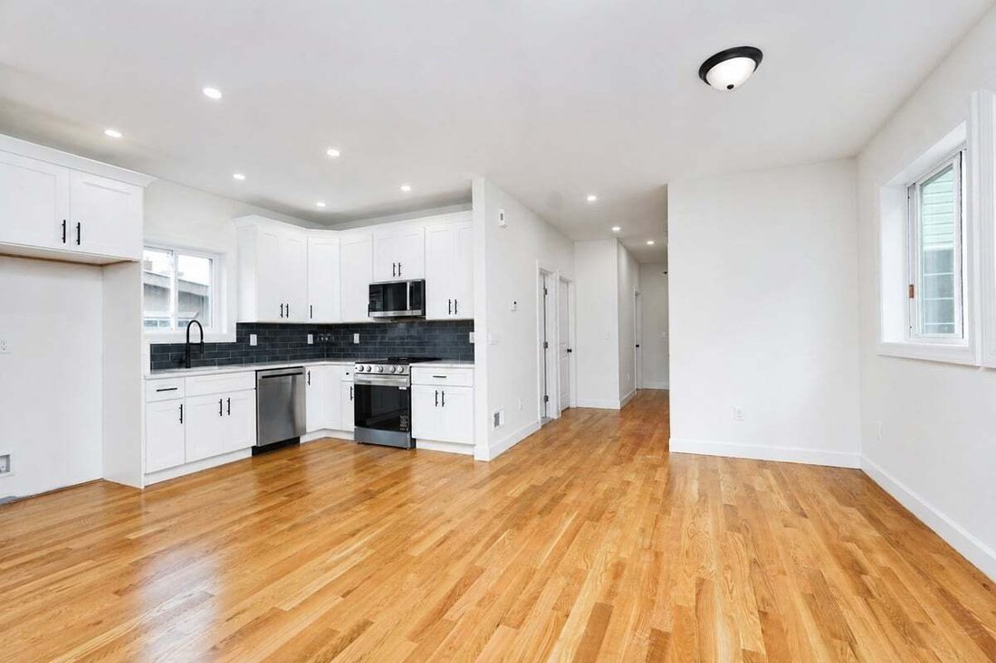 House in New York, New York, United States 5 - 18964730
