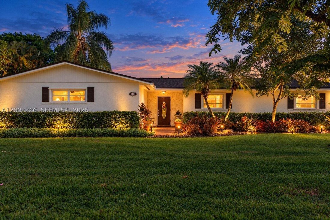 House in Miami, Florida, United States 1 - 18943021