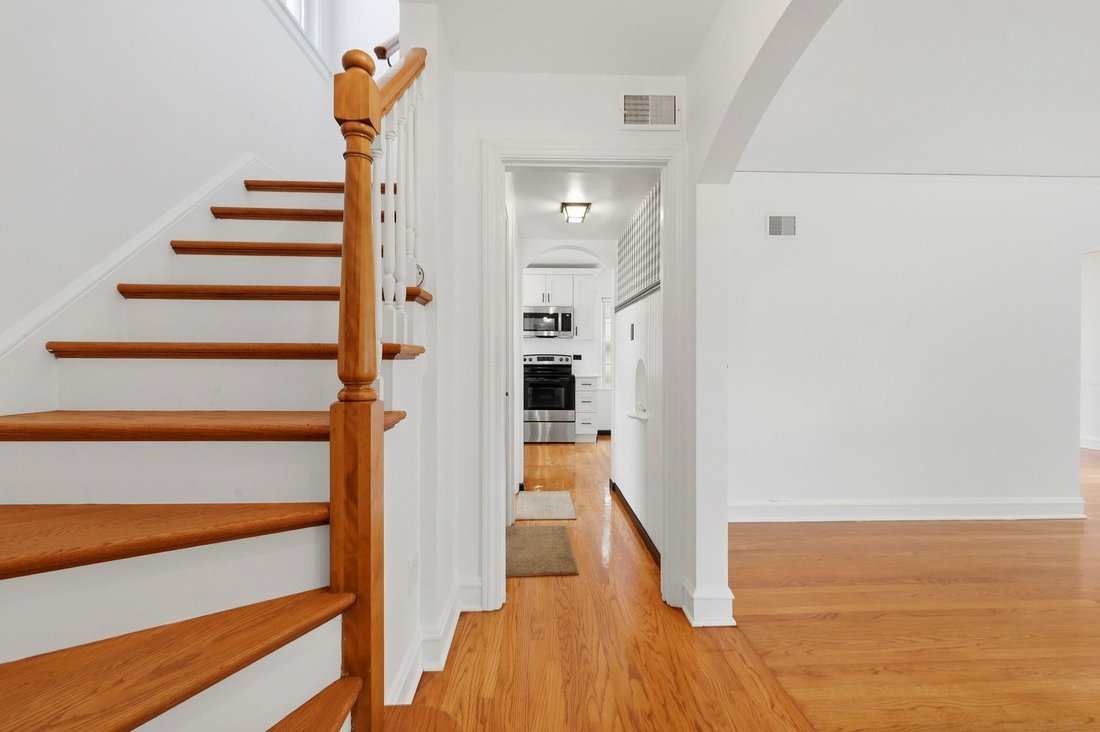 House in Skokie, Illinois, United States 4 - 18965292