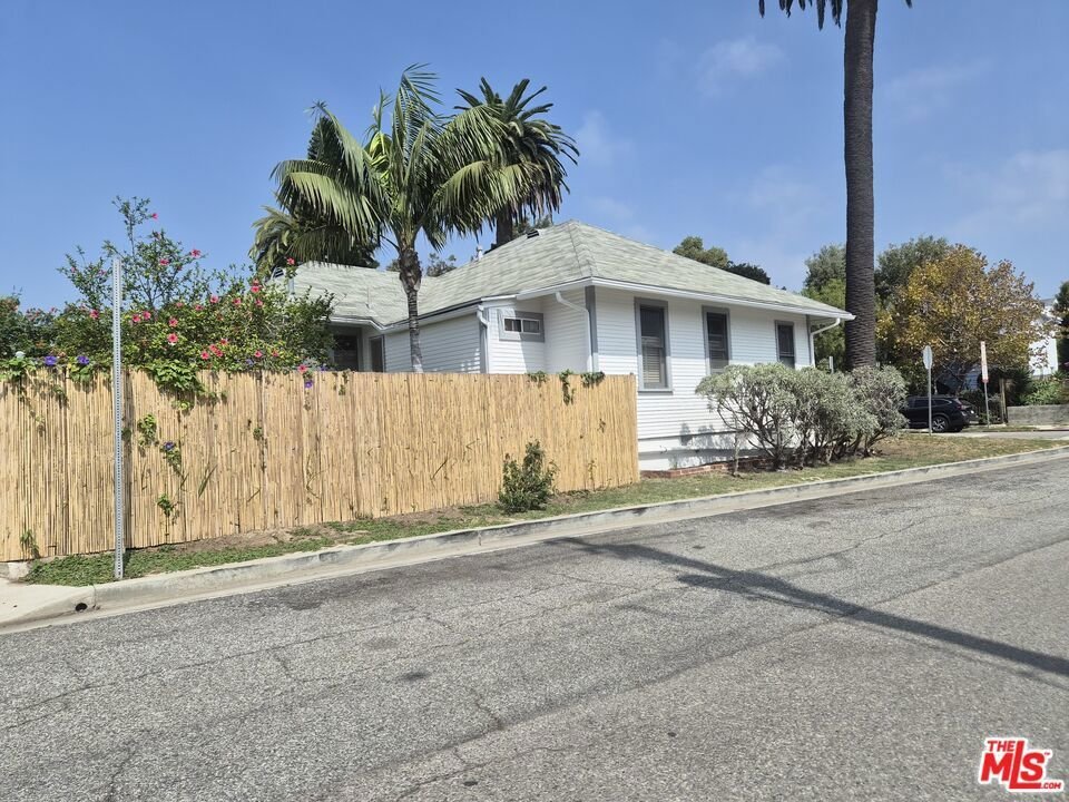 Santa Monica, California, United States 3 - 18973465