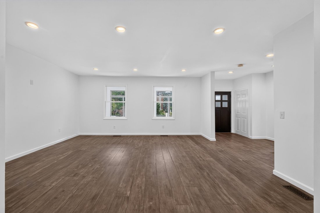 House in Bayonne, New Jersey, United States 5 - 18969761
