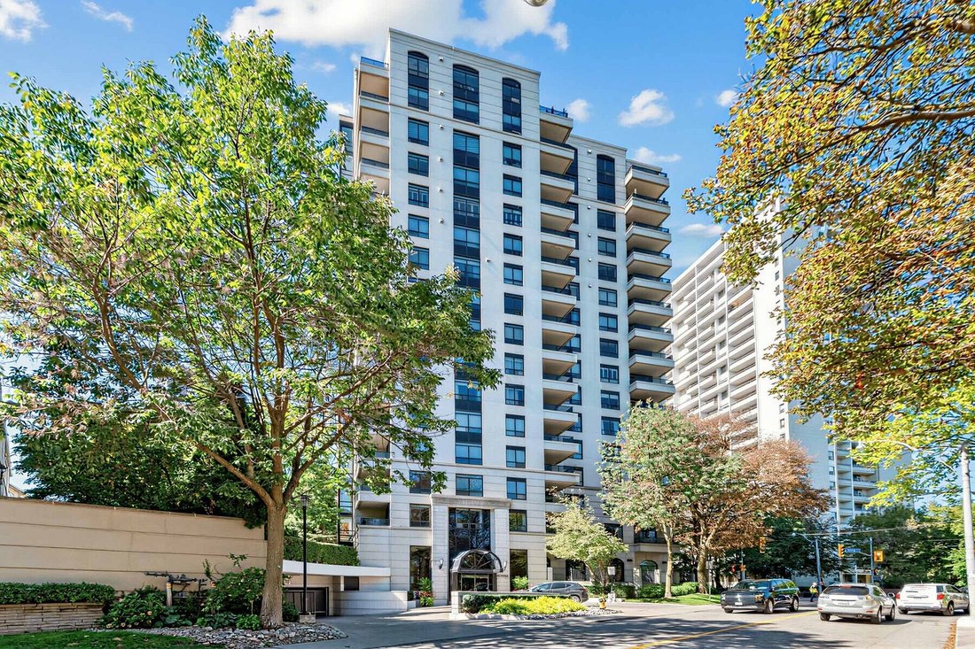 Condo in Toronto, Ontario, Canada 2 - 18974440