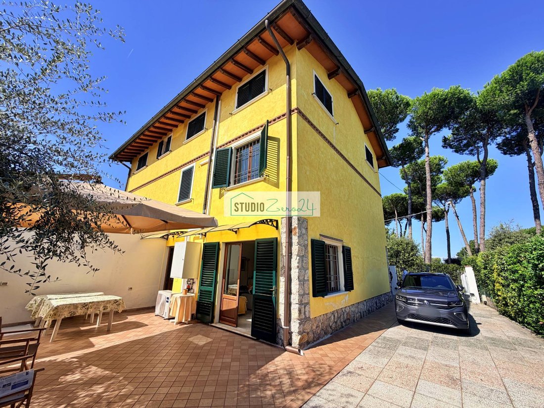 House in Motrone, Pietrasanta, Italy 2 - 18972568