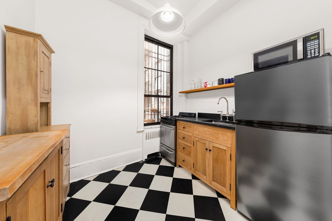 Co Op in New York, New York, United States 5 - 18973379