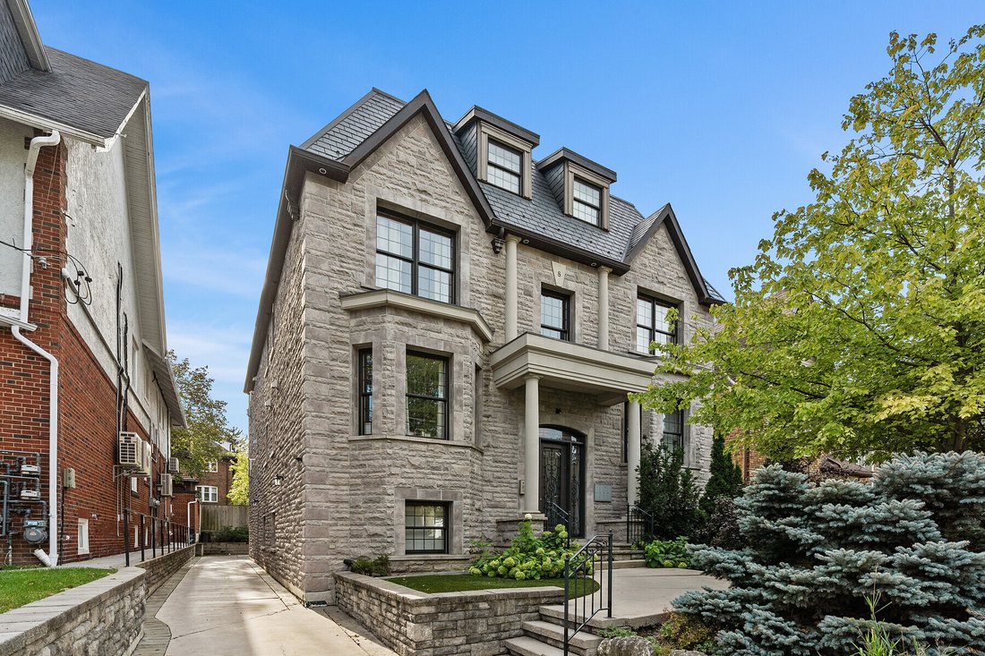 Condo in Toronto, Ontario, Canada 1 - 18974461