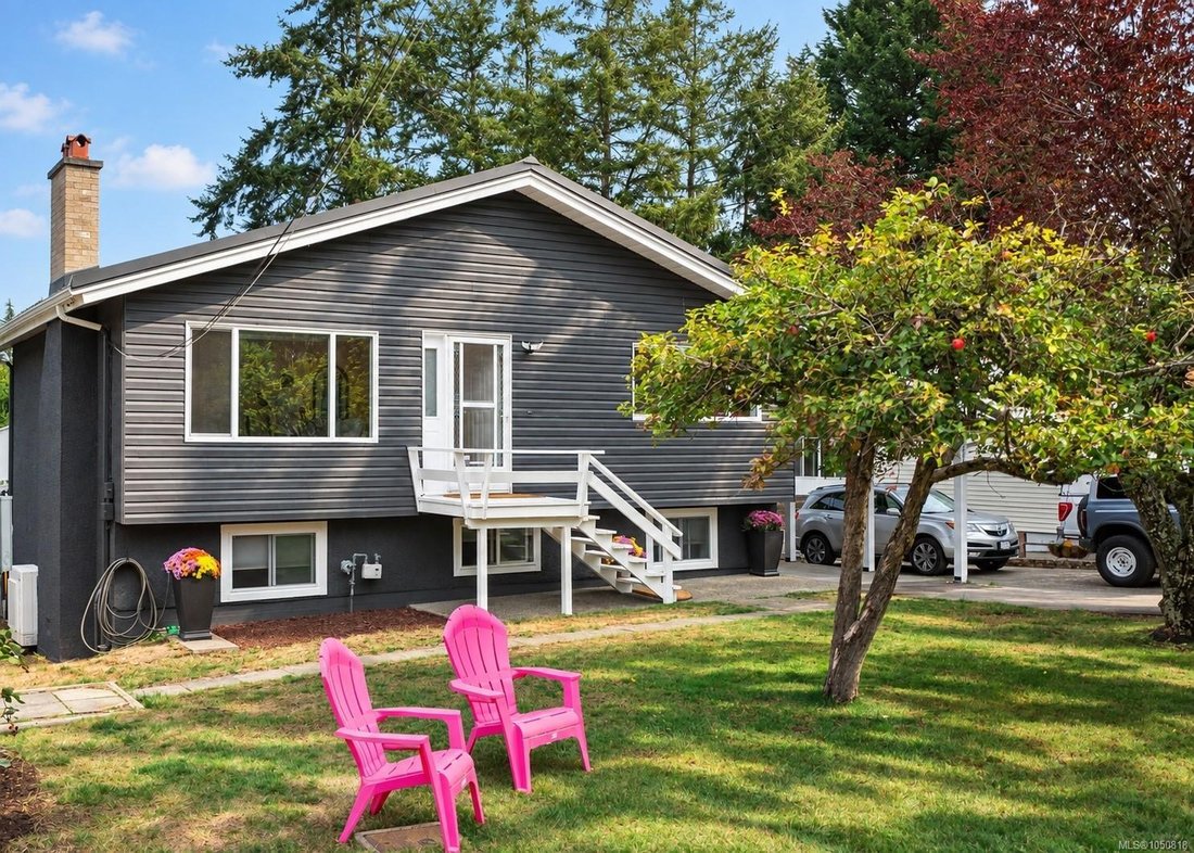 House in Saanich, British Columbia, Canada 1 - 18974591