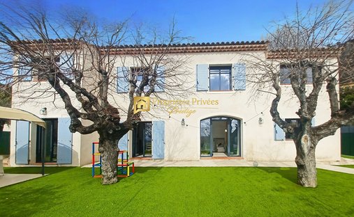 Villa in Grasse, Provence-Alpes-Côte d'Azur, France 1