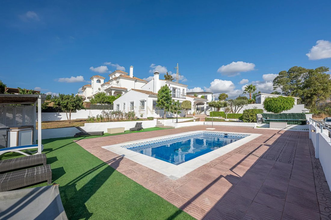 Villa in Estepona, Andalusia, Spain 1 - 18978002