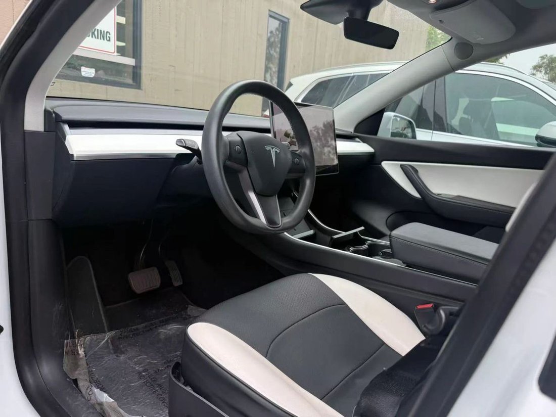 Suv in Costa Mesa, CA, United States 3 - 18971755