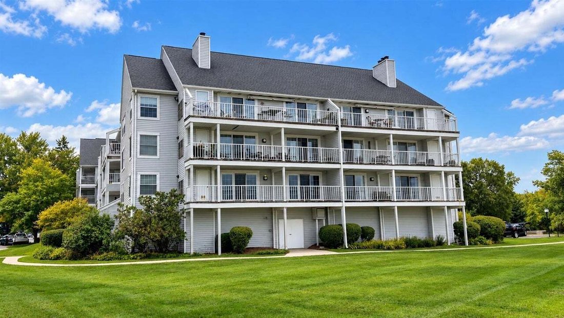 Condo in Keego Harbor, Michigan, United States 1 - 18979028