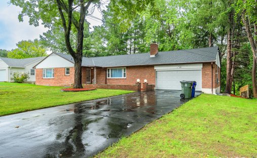 House in West Hartford, Connecticut, United States 1
