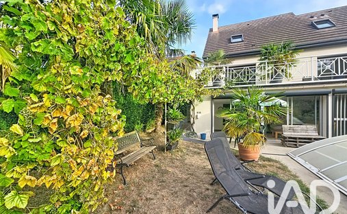 House in Périgny, Ile-de-France, France 1