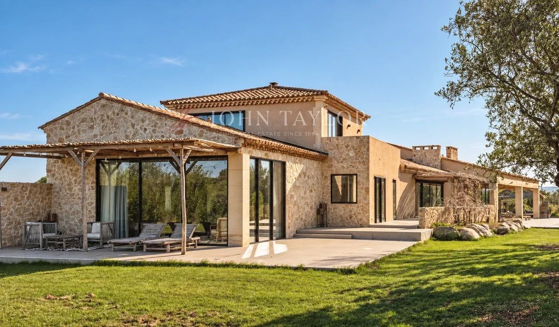 Villa in Eygalières, Provence-Alpes-Côte d'Azur, France 1 - 18976492