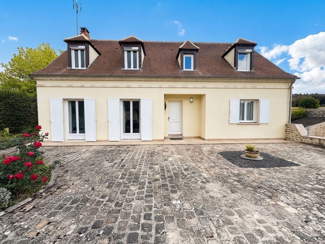 House in Senlis, Hauts-de-France, France 1 - 18976617