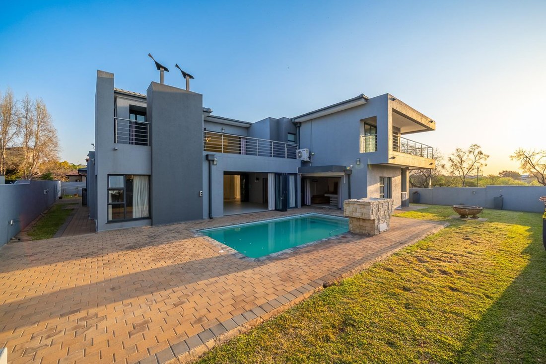 House in Zambezi Country Estate, Gauteng, South Africa 4 - 18971113