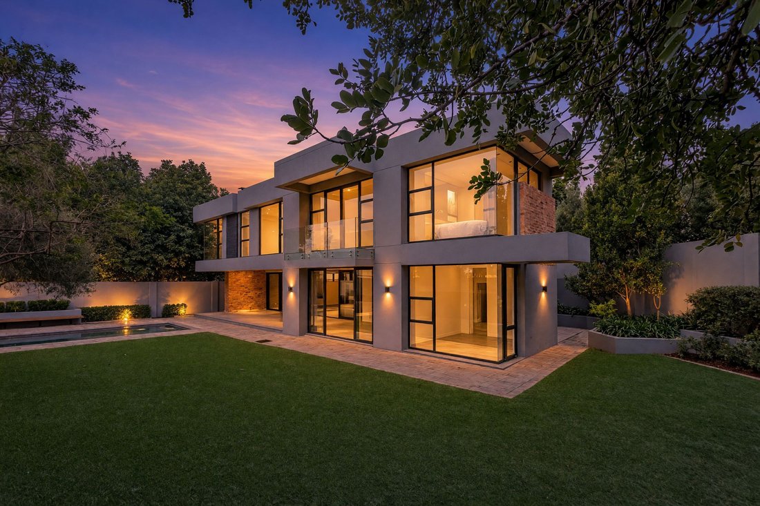 House in Illovo, Sandton, Gauteng 1 - 18972744
