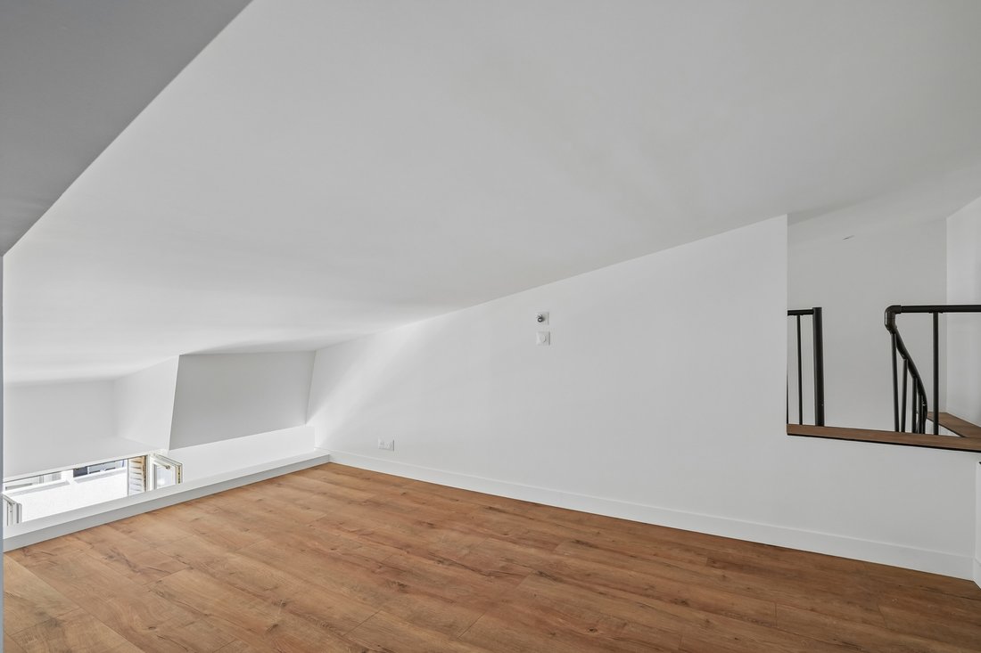 Apartment in Grandes Carrières-Clichy, Paris 18e Arrondissement, Paris 4 - 18971532