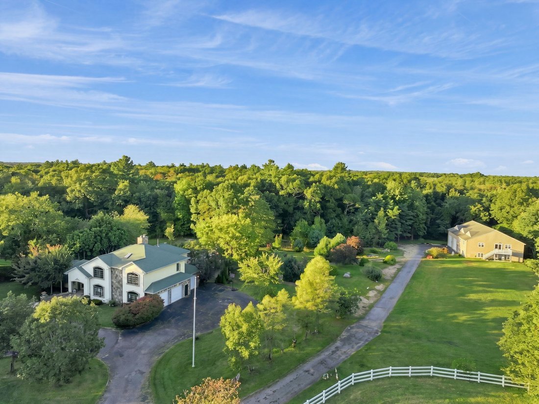 House in Dighton, Massachusetts, United States 2 - 18969650