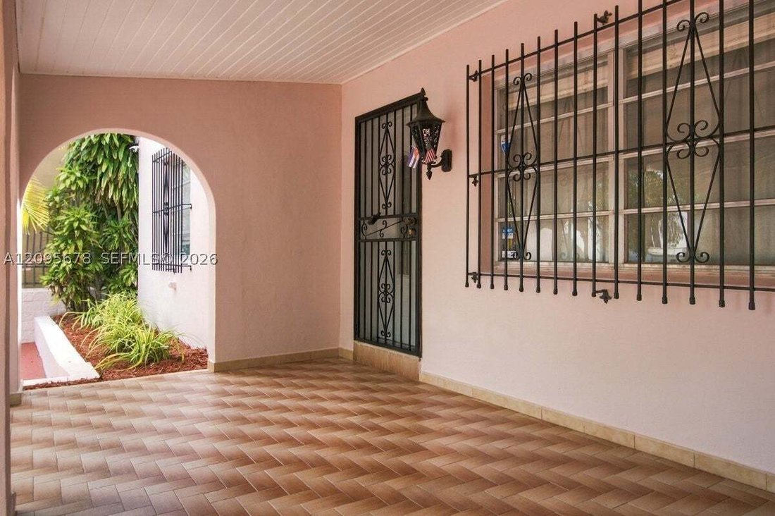 House in Miami, Florida, United States 5 - 18969783