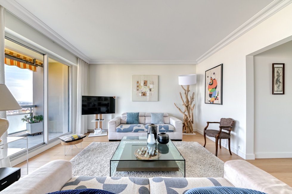 Apartment in Champvert-Point du Jour-Saint Irénée, Lyon 5e Arrondissement, Lyon 3 - 17480665