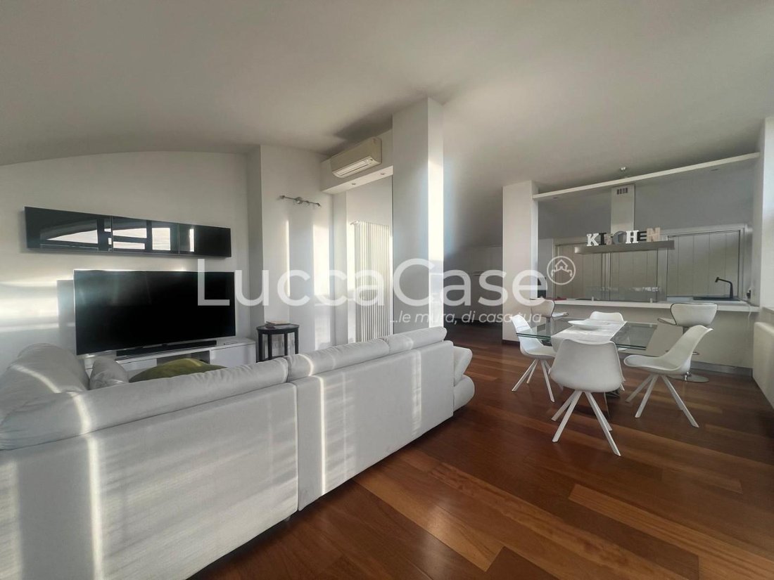 Penthouse in Centro Storico, Lucca, Tuscany 3 - 18976297